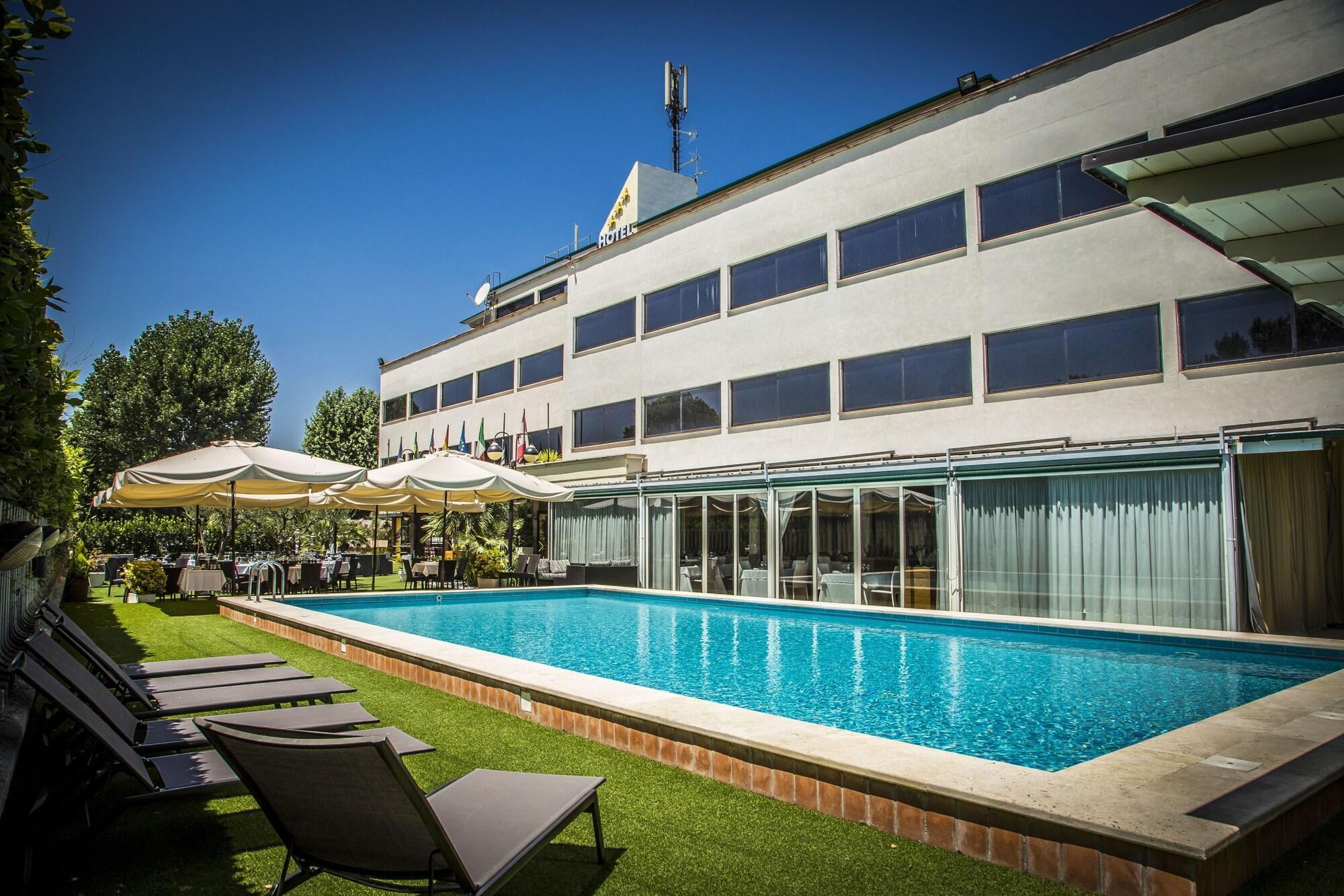 Hotel Cristallo Relais, Sure Hotel Collection By Best Western Tivoli Exterior photo